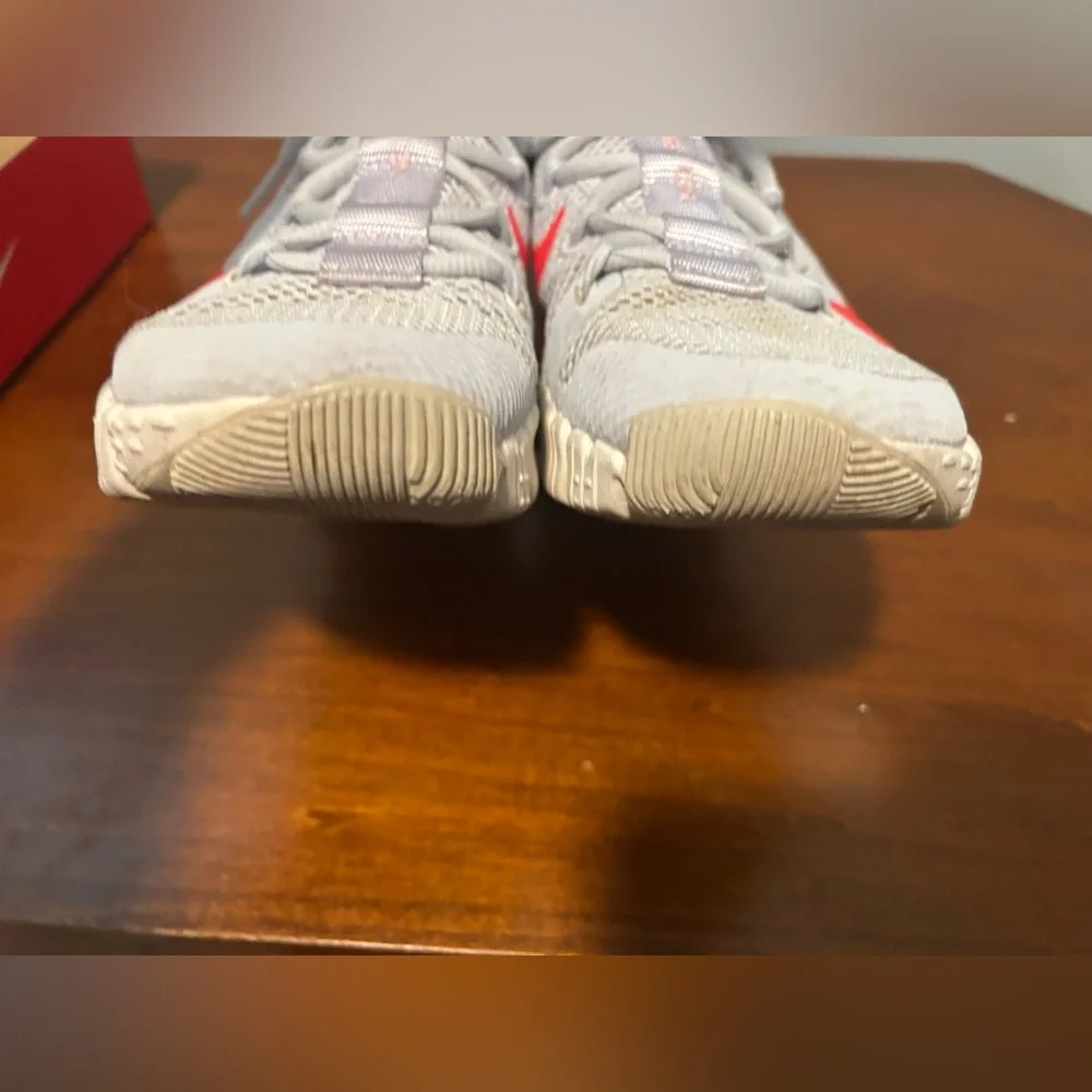 women’s Nike free metcon 3 grey/ crimson size 8 - Picture 8 of 15
